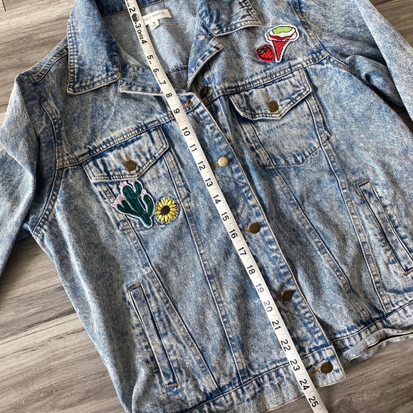 Honey Punch Good Vibes Only Jean Jacket Size M - Picture 8 of 12
